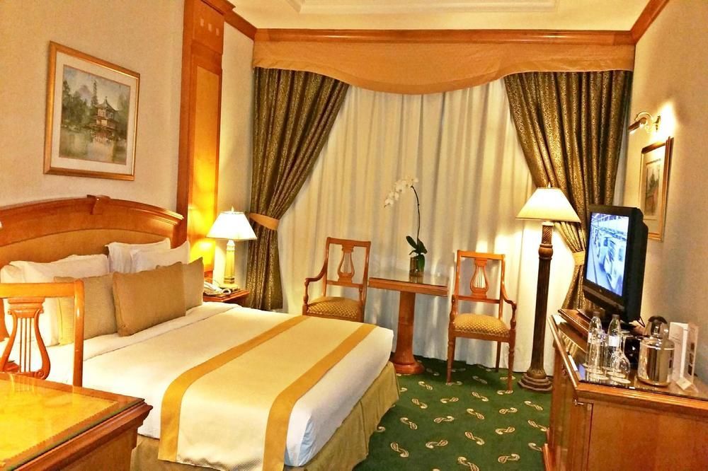 Knight Castle Hotel Dubaj Zewnętrze zdjęcie A room at the hotel